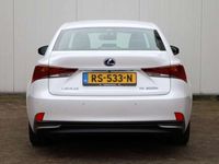 tweedehands Lexus IS300 Hybrid Business Line | Stoelverwarming | Parkeerse