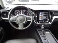 tweedehands Volvo V60 2.0 D4 Momentum | Apple CarPlay | Androis Auto | Climate Controle | 18"LM Velgen | Birch Light | Leder interieur |