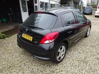 tweedehands Peugeot 207 1.6 VTi Première airco navigatie 16 inch sport velgen