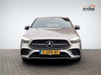 tweedehands Mercedes B180 Business Solution AMG Trekhaak Uitklapbaar Dodehoek Detectie Navigatie Camera Apple Carplay/Android Auto Stoelverwarming Rijklaarprijs!