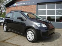 tweedehands VW up! 1.0 48kw ( Airco DAB Radio Line assist) RIJKLAAR