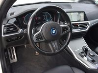 tweedehands BMW 320e 320 TouringxDrive High Executive M-Sport / Adapt