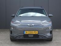 tweedehands Hyundai Kona EV Premium 64 kWh 204Pk | Climate Control | Cruise Control Adaptief | Stoel - en Stuurverwarming | Waterpomp | € 2.000,- Subsidie Mogelijk | Apple Carplay / Android Auto | Parkeersensoren incl. Camera |