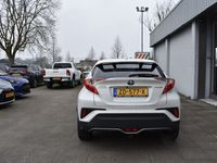 tweedehands Toyota C-HR 1.8 Hybrid Dynamic Trekhaak Navigatie All Season Banden Stoelverwarming