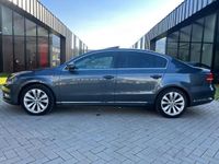 tweedehands VW Passat 1.6 TDI R-line Clima Dak Leer Trekhaak