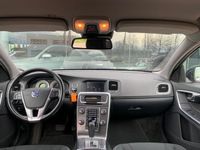 tweedehands Volvo V60 2.0T Momentum 203 PK Automaat | Schuifdak | Trekha