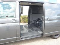 Occasion VW Transporter Highline 204 PK (150 kW) 2024 Grijs Van