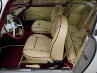 tweedehands Aston Martin DB4 Series 3 Full restored by Works Service in the UK, Extensive restoration-report with photos, Original left-hand drive model, Executed in Dover White over Magnolia with Oxblood piping, Fitted with the high performance 'Special