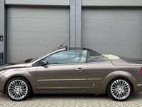 tweedehands Ford Focus Cabriolet CC Coupé- 2.0 Titanium AUT 2008 Bruin NAP