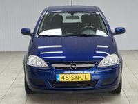 tweedehands Opel Corsa 1.2-16V Silverline/ 15'' LMV/ Airco/ Elek. Ramen/ Radio-CD/ Multi. LEDER. Stuur/ Getint glas/ Metallic lak.