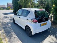 tweedehands Toyota Aygo 1.0 VVT-i Now AIRCO ELEC RAMEN DEALER OH APK NAP