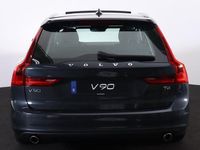 tweedehands Volvo V90 T4 Momentum Pro - Panoramisch schuif-/kanteldak - DAB - Standkachel - Elektr. bedienbare bestuurdersstoel met geheugen - Full LED verlichting met bochtenverlichting - Trekhaak - 18' - Adaptive Cruise Control - Pilot Assist - BLIS dodehoekassiste