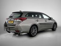 Occasion Toyota Auris Hybrid Trend 136 PK (100 kW) 2016 Grijs (metallic) Hatchback