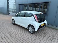 Occasion Toyota Aygo X-play 69 PK (50 kW) 2017 Wit Hatchback
