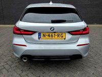 Occasion BMW 118 Sport Line 136 PK (100 kW) 2021 Zilver Hatchback