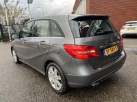 tweedehands Mercedes B200 Ambition // NAVI // PDC // AIRCO // STOELVERWAMING