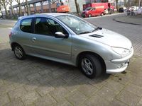 tweedehands Peugeot 206 1.4 XS MET JAAR APK