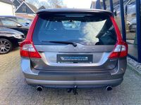 tweedehands Volvo V70 2.5FT R-Design 230PK LEER / XENON / TREKHAAK