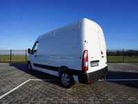 tweedehands Renault Master T33 2.3 dCi 135 L2H2 Work Edition | PRIJS IS EXCL. BTW | Trekhaak | All seasons | Parkeersensoren voor/achter | Navigatie | Dodehoek detectie | Achteruitrijcamera