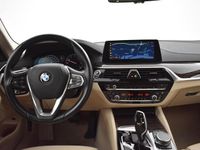 tweedehands BMW 520 5-SERIE Touring i H.E. 184 PK AUT. LUXURY LINE + HEAD-UP / STANDK