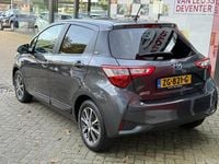 Occasion Toyota Yaris Hybrid 101 PK (74 kW) 2019 Grijs Hatchback