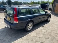 tweedehands Volvo XC70 2.4 D5 Momentum