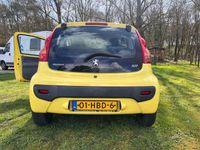 tweedehands Peugeot 107 3dr uit 2008 geel met Nieuwe APK!