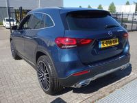 tweedehands Mercedes GLA200 Panoramadak/Navigatie/Keyless go/Elektrische achterklep/Achteruitrijcamera/Led koplampen/Cruise control/Regensensor/Bots Waarschuwing Systeem/Apple Carplay/Lane assist