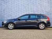 tweedehands Volvo V60 2.0 D3 Momentum | Trekhaak | PDC | Stoelverwarming | Navi | Licht- Regensensor |