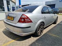 tweedehands Ford Mondeo 1.8-16V Platinum motor defect!