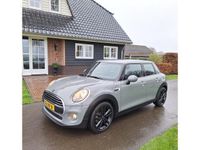 tweedehands Mini Cooper 136 PK 5Drs. Business, Excitement Pakket, Full-Map Navi, Leer-Stof, Airco, Parkeersensoren, LM-Velgen, Cruise-Control.