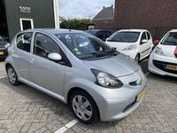 Occasion Toyota Aygo 68 PK (50 kW) 2006 Grijs (metallic) Hatchback