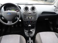 tweedehands Ford Fiesta 1.4-16V Ambiente Airco, Lichtmetalen wielen, Radio cd speler, Elektrische ramen