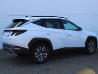 tweedehands Hyundai Tucson 1.6 T-GDI MHEV Comfort / ¤ 3.000,- HSD Korting + ¤ 2.000,- Prijsvoordeel / Verkoopprijs is rijklaar / Navigatie / 1650KG Trekgewicht / Uit Voorraad Direct leverbaar /