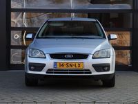 tweedehands Ford Focus Wagon 1.6-16V Futura | Nap | Export \ Handel |