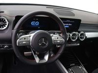 tweedehands Mercedes EQB300 4MATIC AMG Line 67 kWh /Panoramadak / Distronic/ N