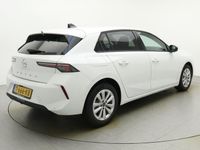 tweedehands Opel Astra 1.2 Business Edition 110 PK | Navigatie | Trekhaak afneembaar | | Climate control | Camera | Voorraad snel rijden