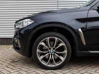 tweedehands BMW X6 xDrive40d High Executive Automaat / Schuif-kanteldak / Trekhaak / Adaptieve LED / Night Vision / Comfort Access / Achteruitrijcamera / Soft Close / Active Cruise Control / Harman Kardon