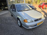 Occasion Suzuki Swift 86 PK (63 kW) 2001 Grijs Hatchback