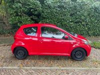 Occasion Toyota Aygo 68 PK (50 kW) 2007 Rood Hatchback