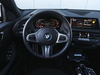 Occasion BMW 118 Executive 136 PK (100 kW) 2024 Grijs (metallic) Hatchback