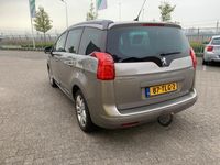 tweedehands Peugeot 5008 1.6 GT 7p. 2012 Grijs Airco Cruise Pano Navi