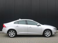 tweedehands Volvo S60 T3 Geartronic Summum | Dealer o.h. | Parkeerverwarming | Camera | Leder | Stoelverwarming