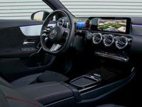 tweedehands Mercedes A180 AMG Line | Premium | Nightpakket | Panoramadak | 19 inch| Stoelverwarming | Sfeerverlichting | Soundsystem |