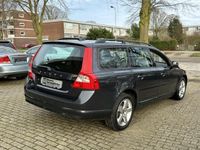 tweedehands Volvo V70 2.5T aut Momentum Xenon Schuifdak BTW voordeel €50