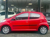 Occasion Peugeot 107 68 PK (50 kW) 2009 Rood (metallic) Hatchback
