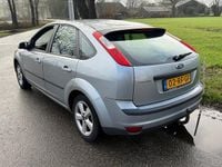 Occasion Ford Focus 101 PK (74 kW) 2005 Grijs Hatchback
