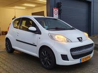 tweedehands Peugeot 107 1.0-12V Millesim 200 | NAP / AIRCO / DASHCAM / ISOFIX / RESERVEBAND / AUX / LM-VELGEN / CENTR.VERGR. / ELEKTR. RAMEN !