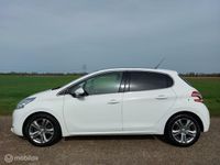 tweedehands Peugeot 208 1.2 VTi Allure panoramadak, cruise, airco, pdc