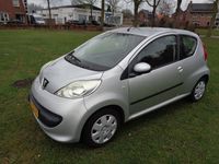 Occasion Peugeot 107 68 PK (50 kW) 2006 Grijs (metallic) Hatchback
